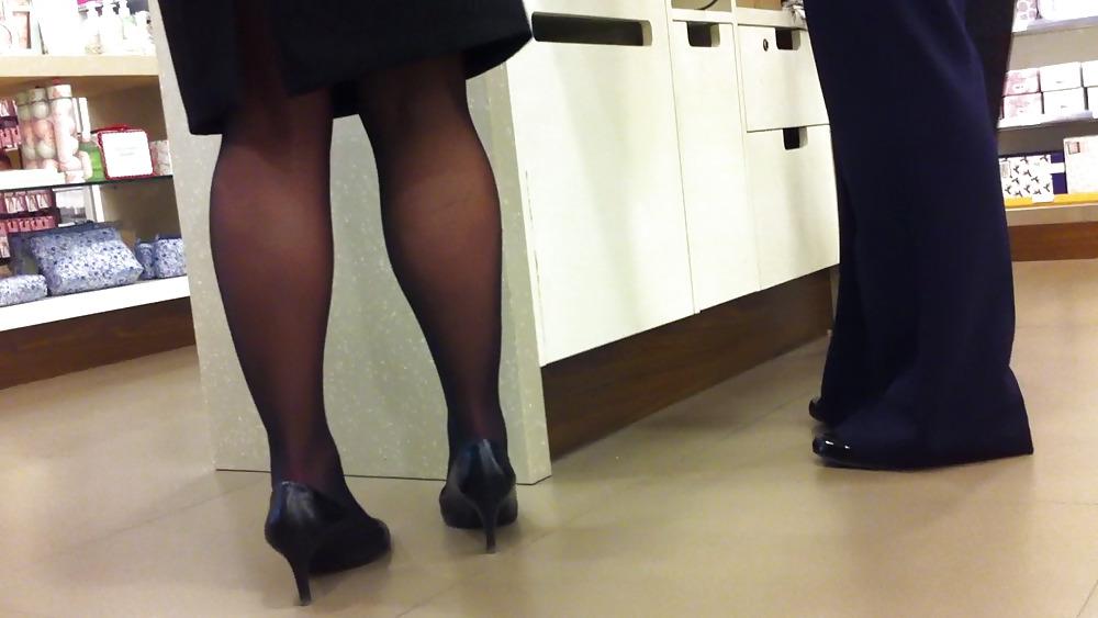 8P Milf store supervisor leg voyeur