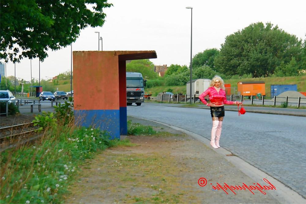 10P Transvestite hooker streetwork