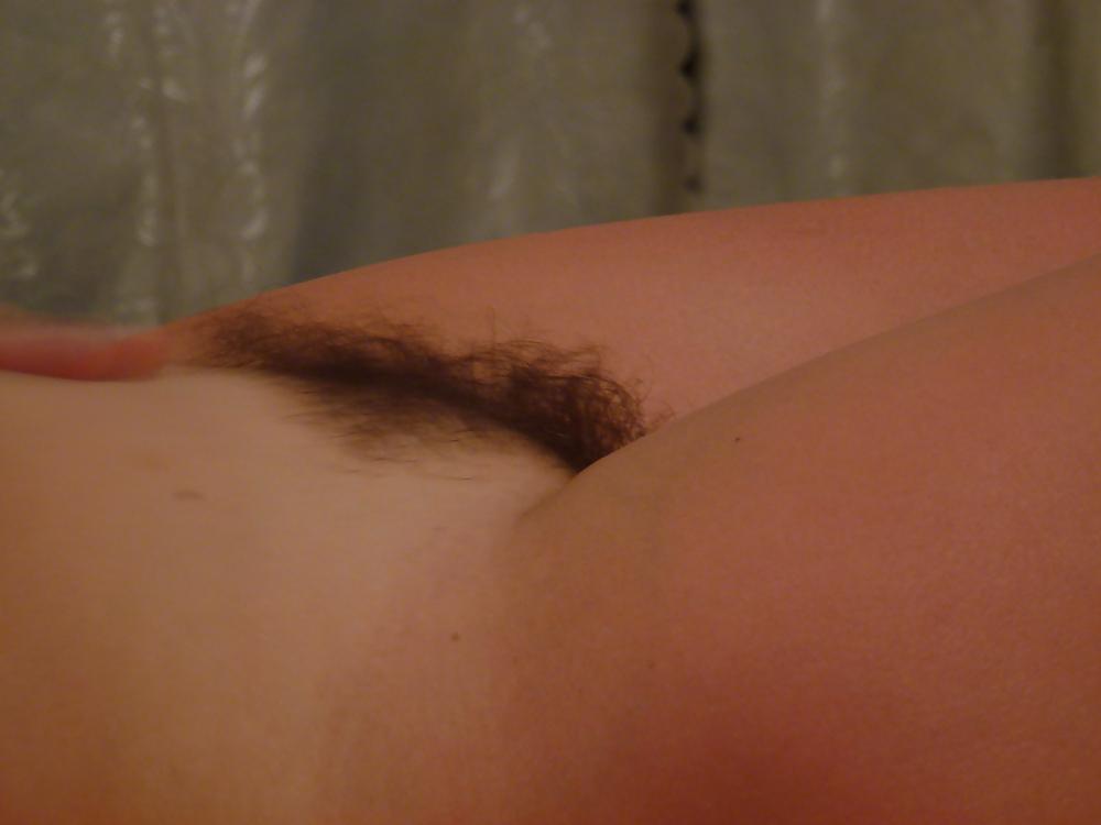 25P Fuck my wife with her hairy pussy