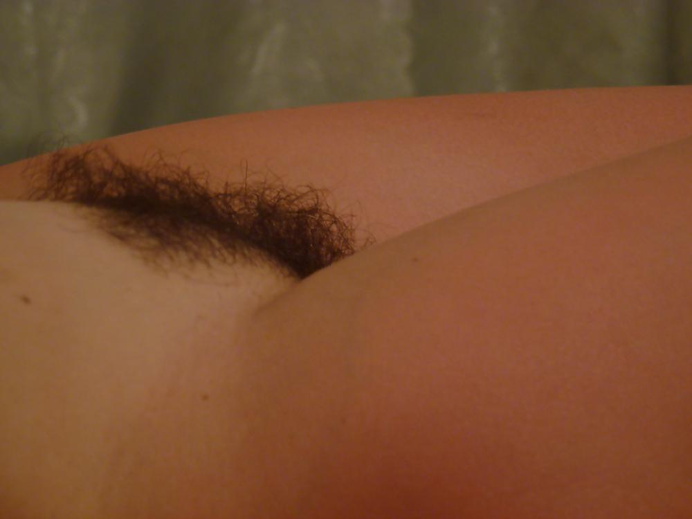 25P Fuck my wife with her hairy pussy