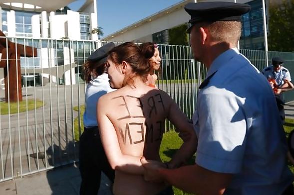 22P Femen Berlin 1xHot 1xMatterOfTaste 1xUgly