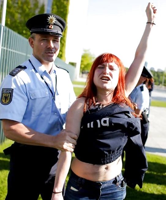 22P Femen Berlin 1xHot 1xMatterOfTaste 1xUgly