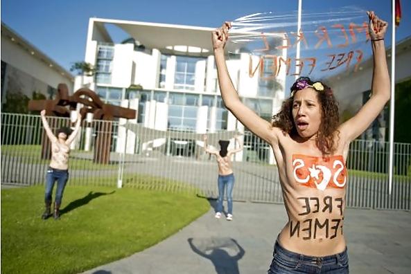 22P Femen Berlin 1xHot 1xMatterOfTaste 1xUgly
