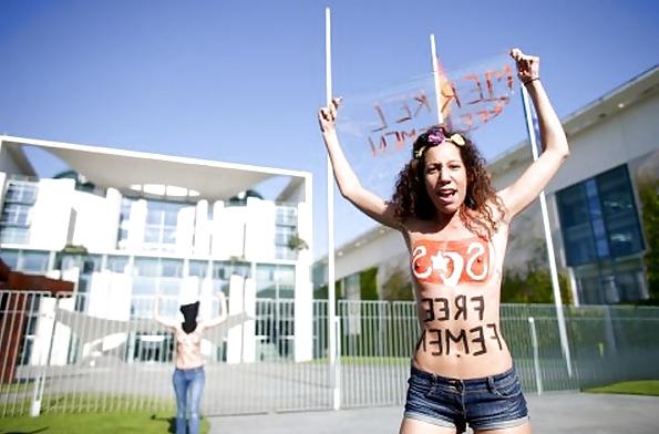 22P Femen Berlin 1xHot 1xMatterOfTaste 1xUgly