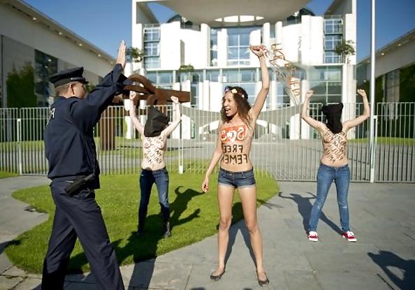 22P Femen Berlin 1xHot 1xMatterOfTaste 1xUgly
