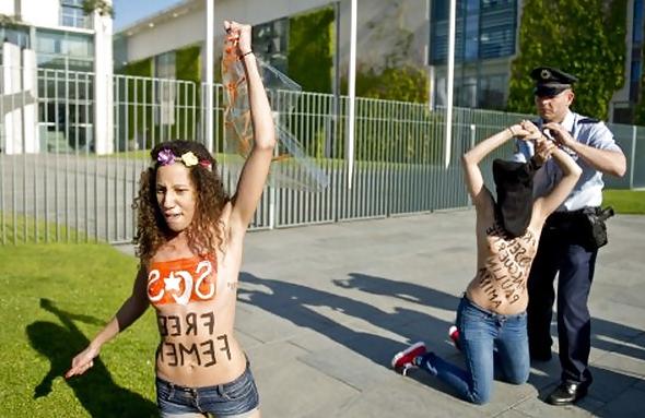 22P Femen Berlin 1xHot 1xMatterOfTaste 1xUgly