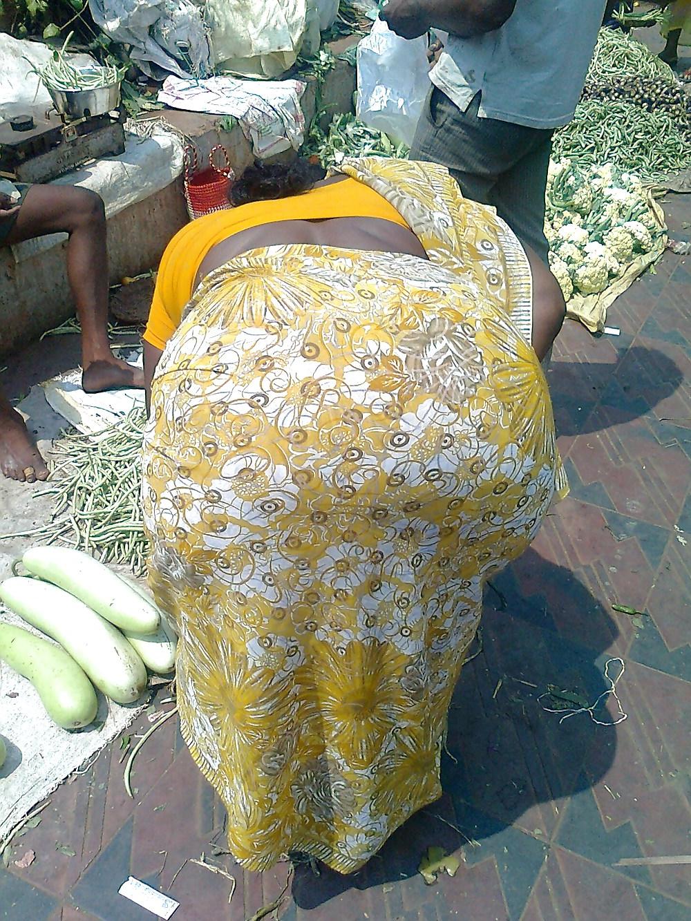 6P Indian Aunty Bend Over Ass in Saree