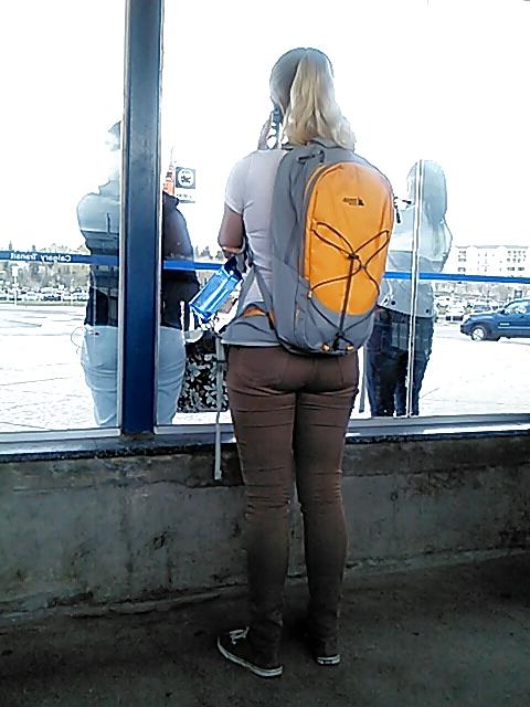 25P Voyeur - more beauties on transit.