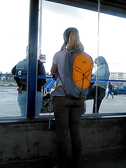 25P Voyeur - more beauties on transit.