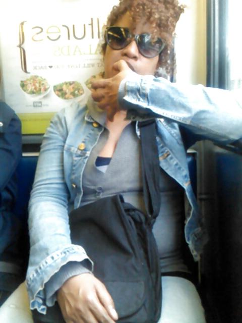 25P Voyeur - more beauties on transit.