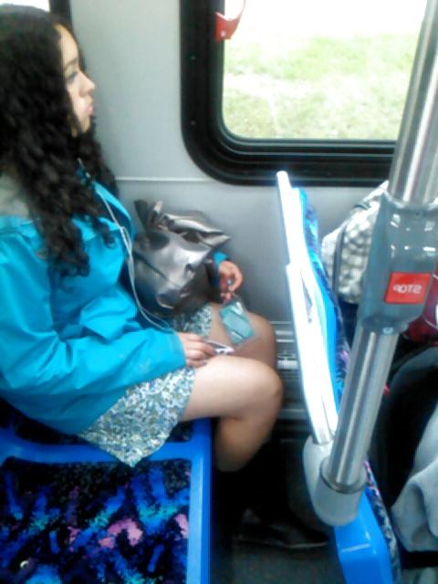 25P Voyeur - more beauties on transit.