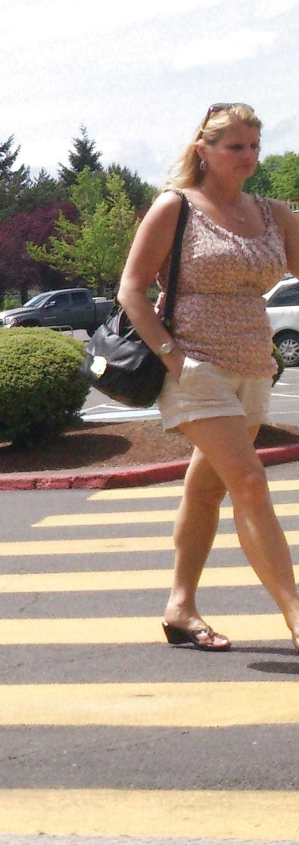20P Voyeur Pics 10 - Mall Chicks