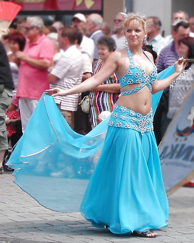 7P Two german belly dancer woman on street parade - 2010