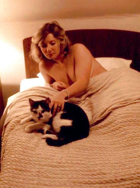 25P Real Housewives - Nude, Topless or Just A Bit Naughty!