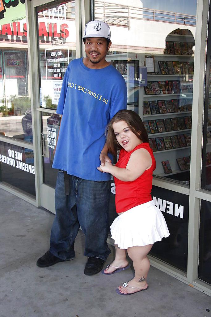 25P Midget Pornstar 36