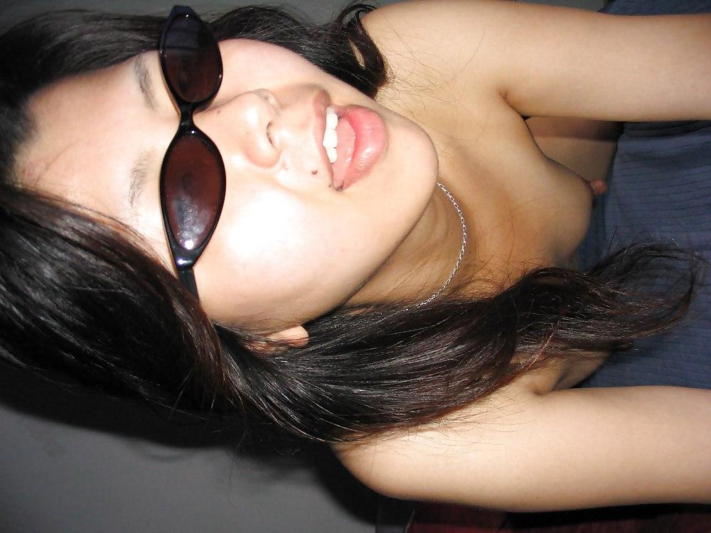 20P Sweet asia with sunglasses show off