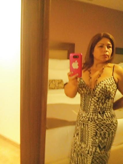 25P Gorgeous cougar latina