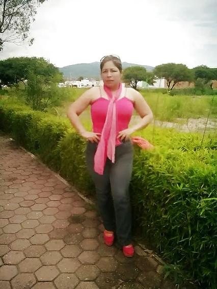 25P Gorgeous cougar latina