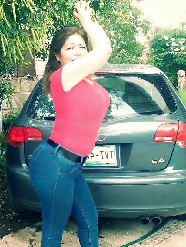 25P Gorgeous cougar latina