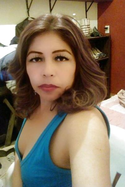 25P Gorgeous cougar latina