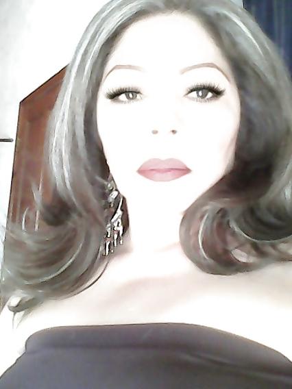 25P Gorgeous cougar latina