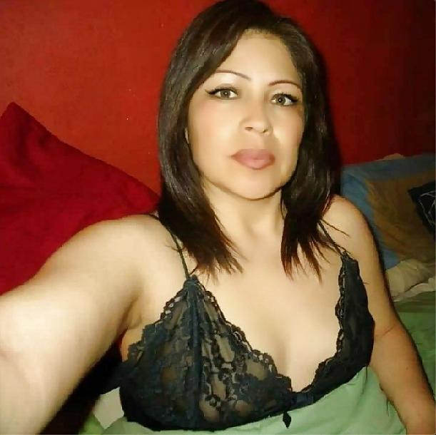25P Gorgeous cougar latina