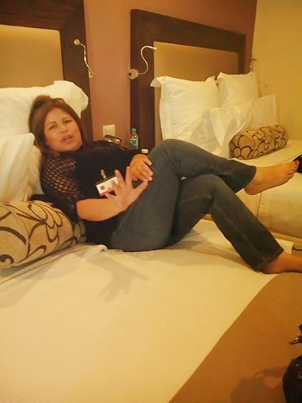 25P Gorgeous cougar latina