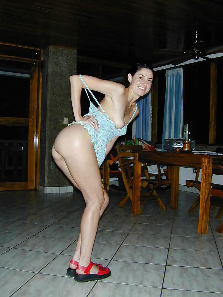 19P The Sexy Housewife 10