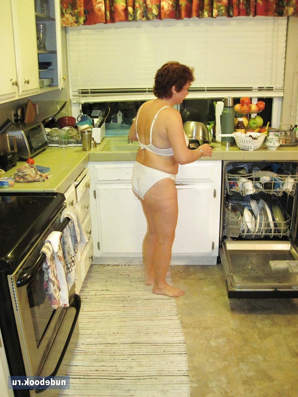 25P Russian married slut Anna Nikolaeva, now lives in the U.S.19