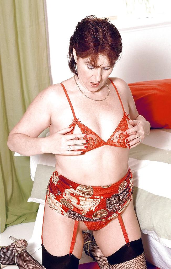 25P Three short hairy brunette mature