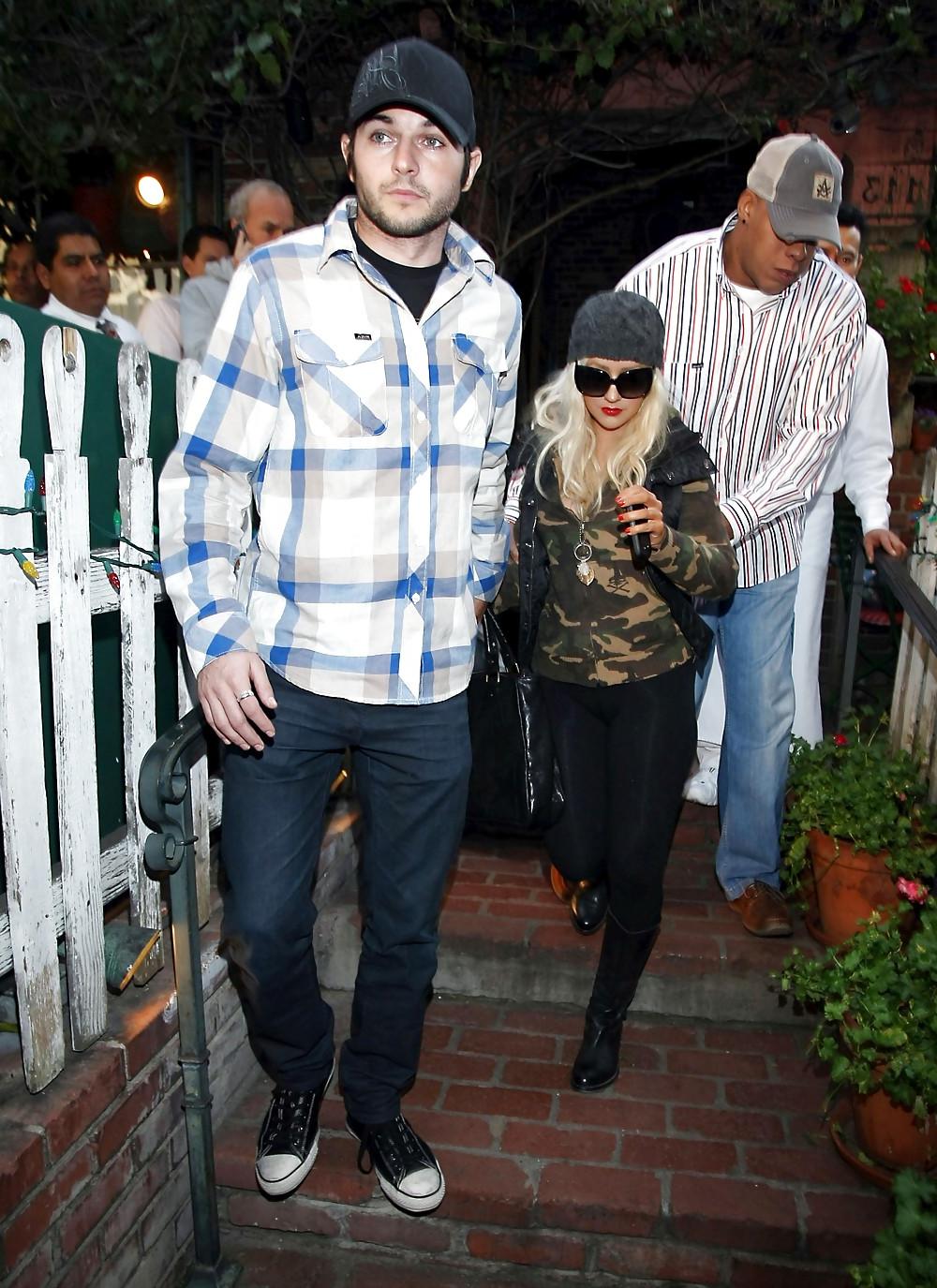 11P Christina Aguilera Camel-Toe Candids in New York