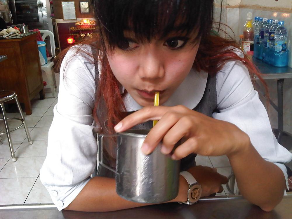 10P Thai brothel pictures