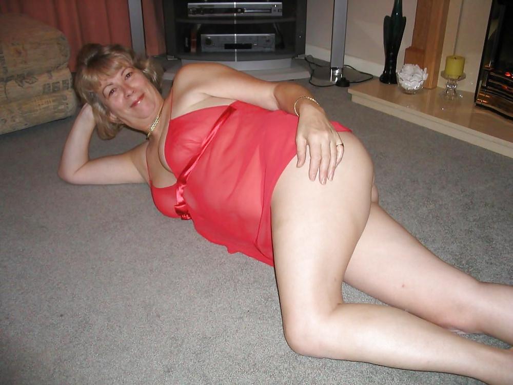 18P Loves To Show Off
