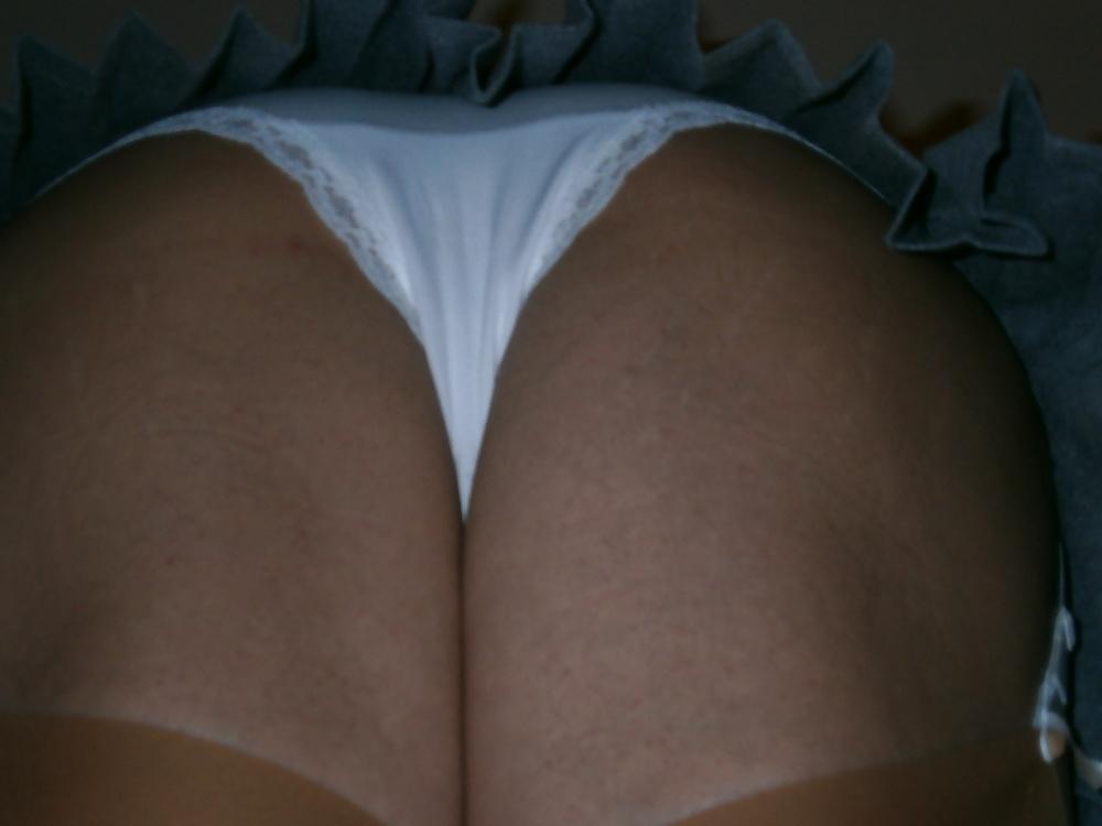 22P White panty fun inn Dundee hotel