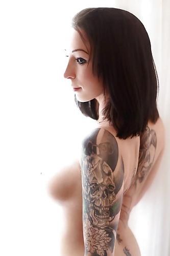 25P Sexy escort girl from Berlin with hot tattoos