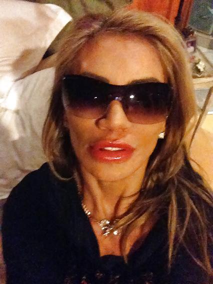 18P Sexy blonde cougar