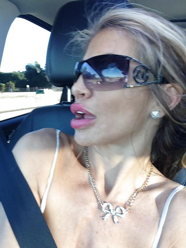18P Sexy blonde cougar