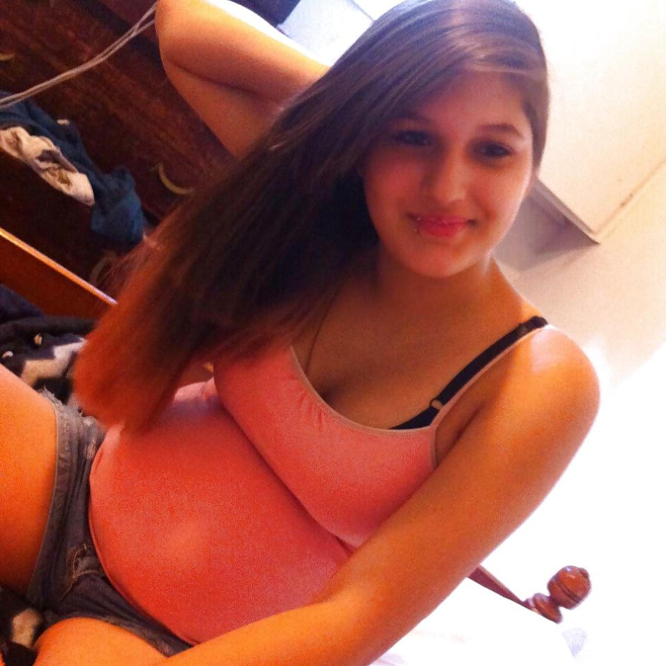 25P Boobs cleavages tits hooters