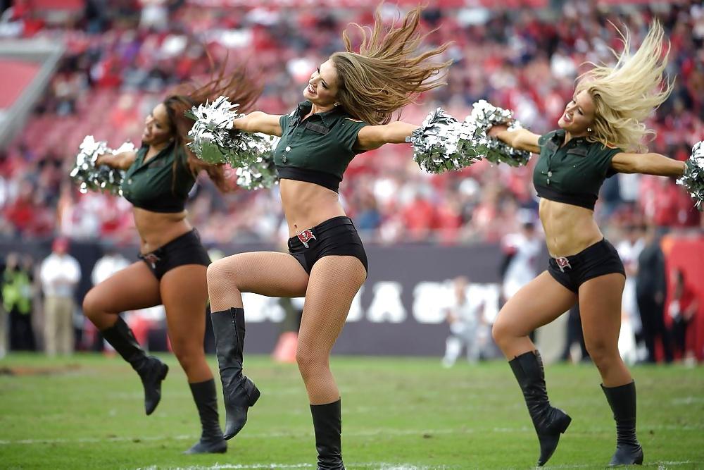 25P Cheerleaders & Hooters Girls-Pantyhose & Camel Toes