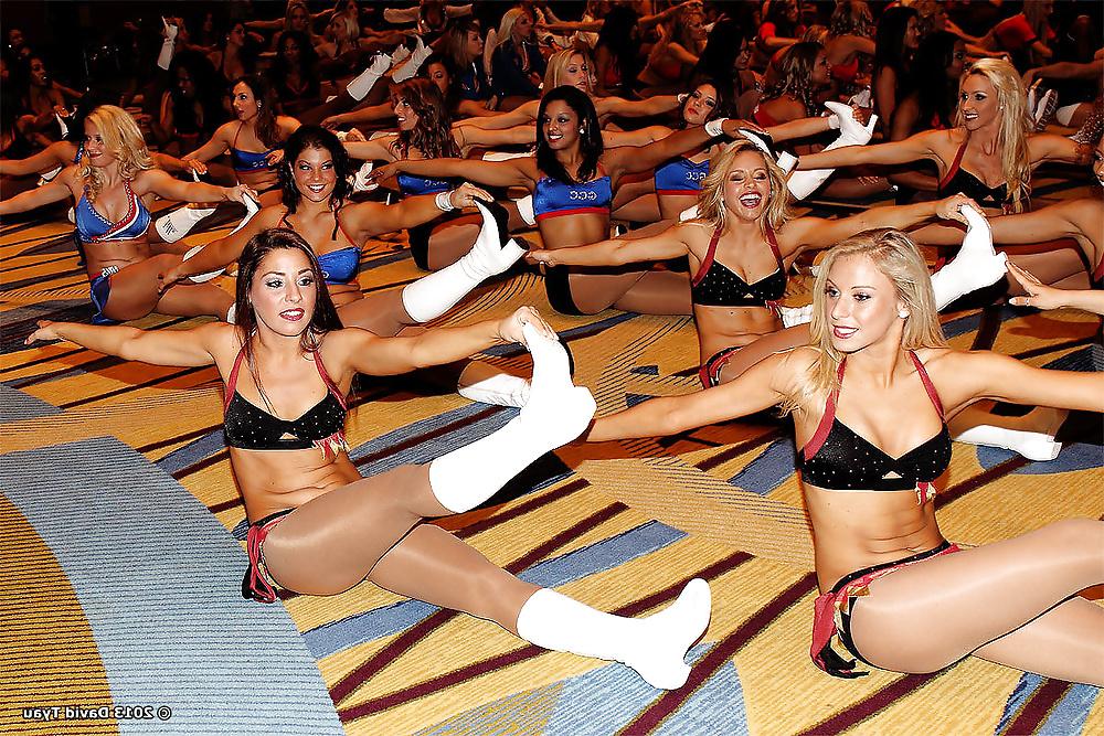 25P Cheerleaders & Hooters Girls-Pantyhose & Camel Toes