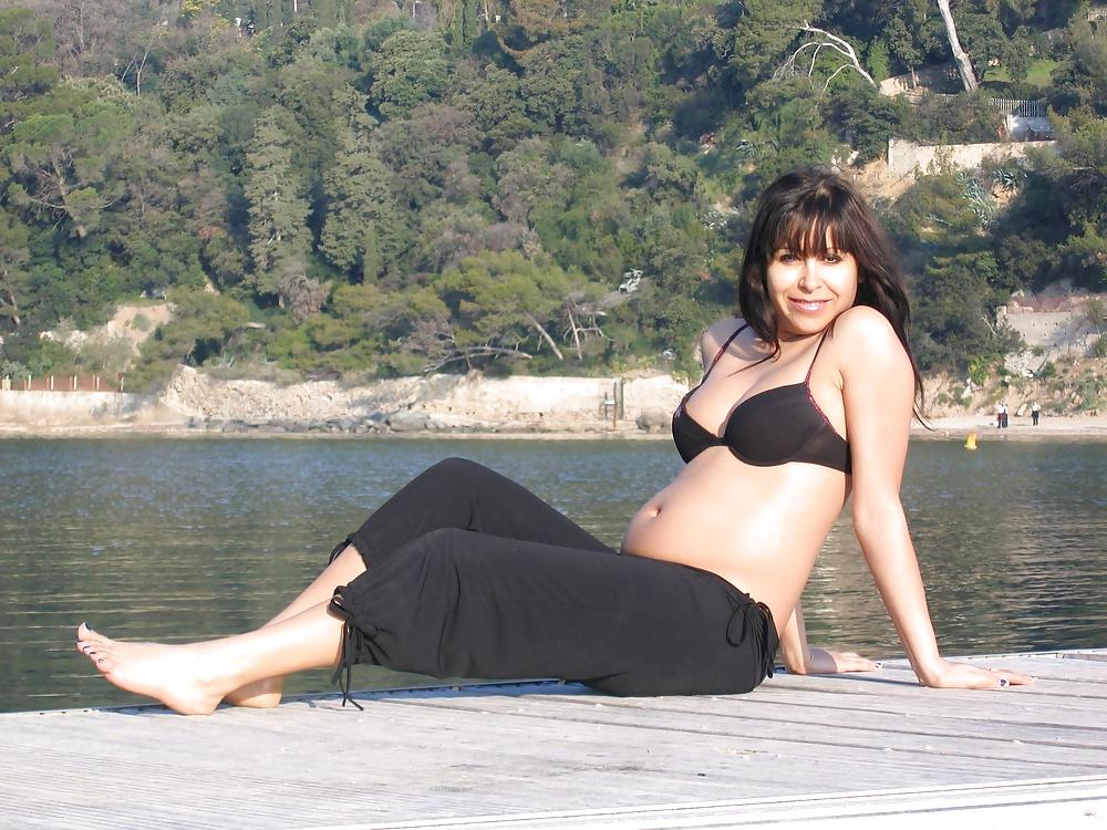 25P Belly dancer...holiday pictures