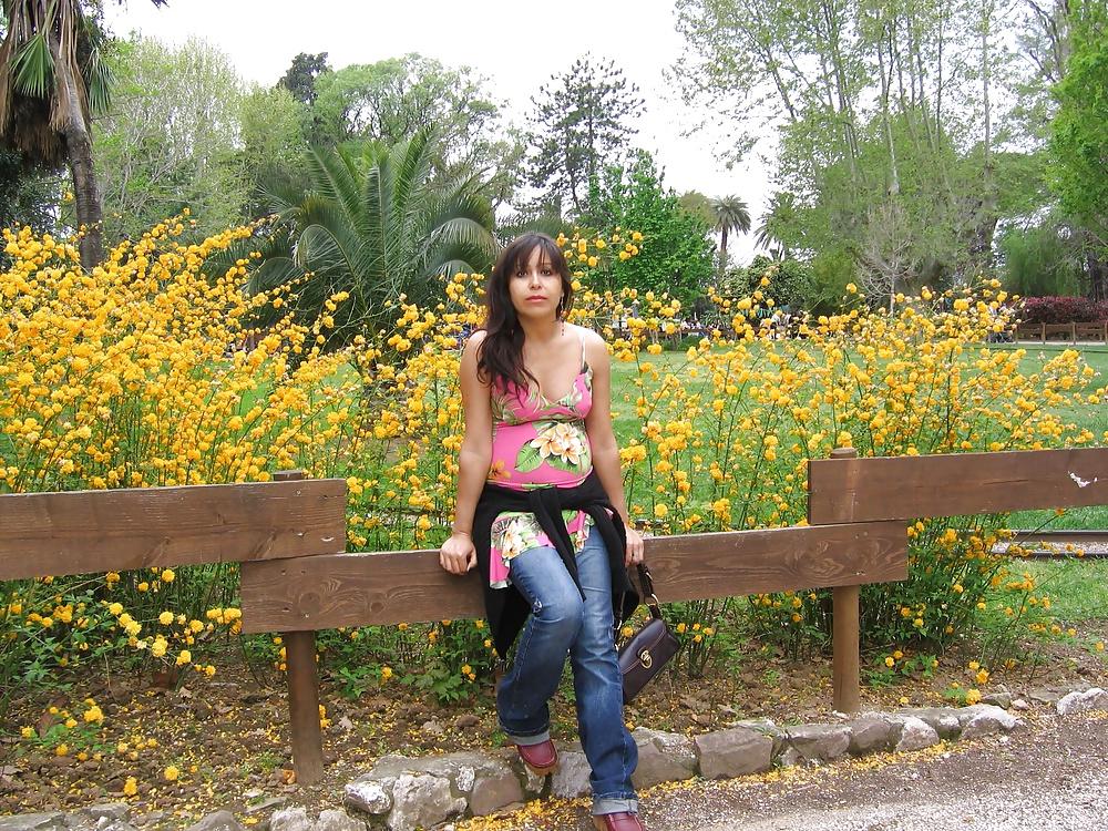25P Belly dancer...holiday pictures