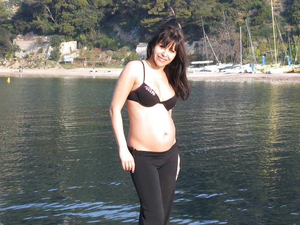 25P Belly dancer...holiday pictures