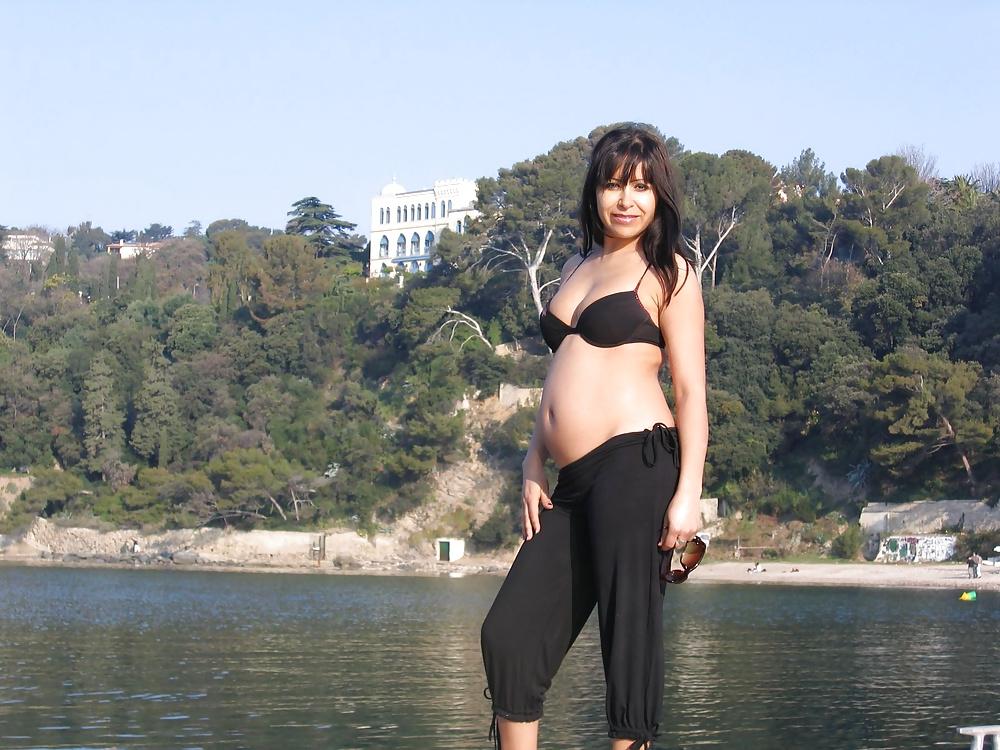 25P Belly dancer...holiday pictures