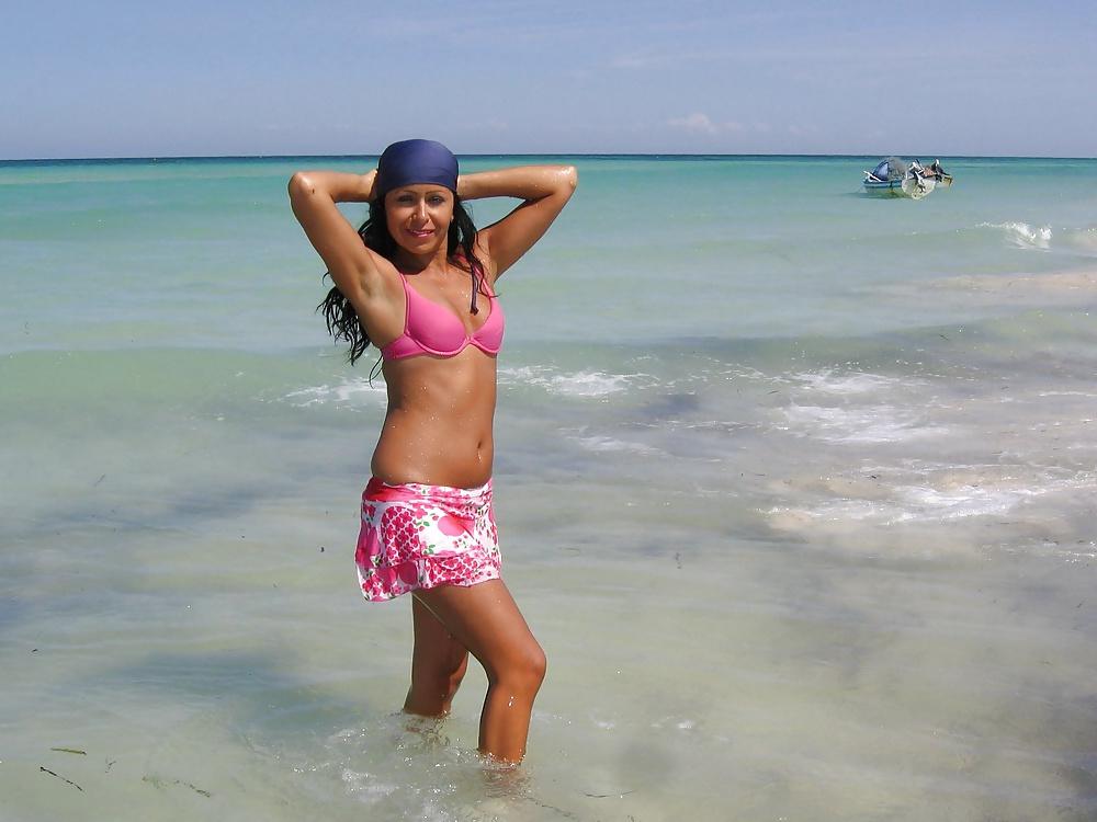25P Belly dancer...holiday pictures