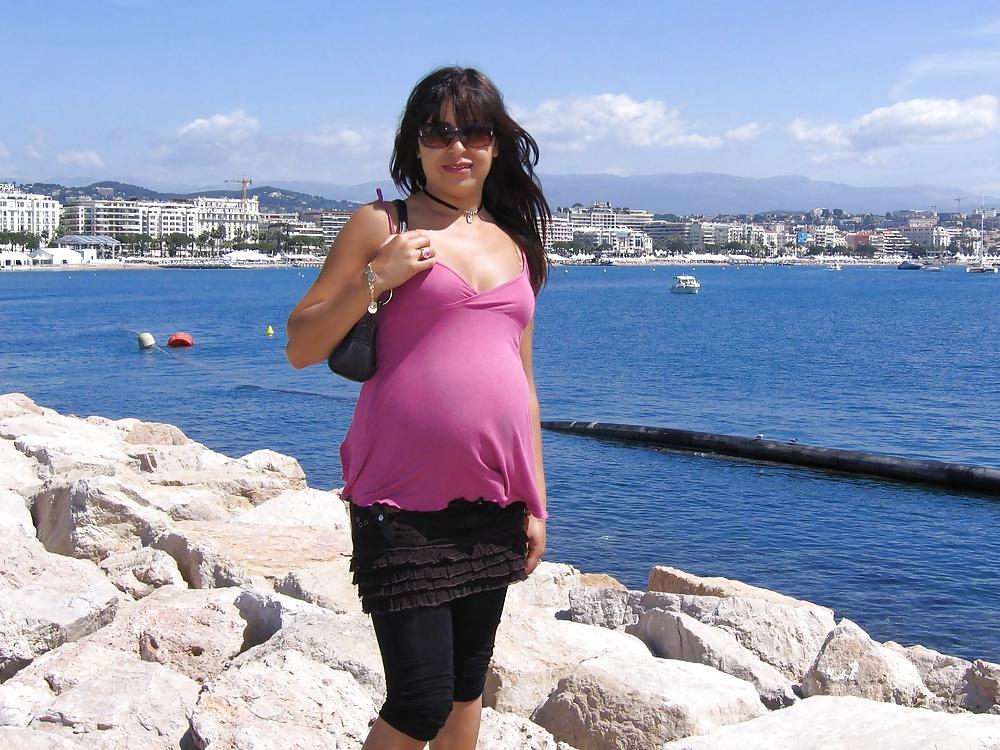 25P Belly dancer...holiday pictures