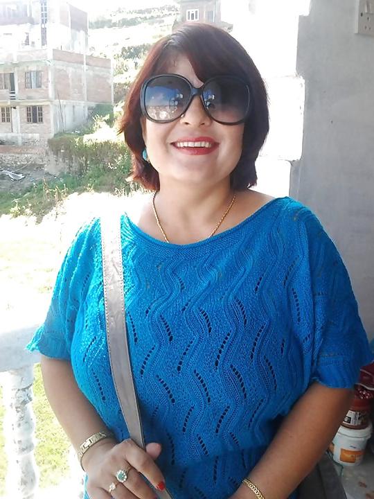17P MRS SHARMA a hot mom