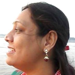 25P MILF from Mumbai !Loves to pose for cameras!
