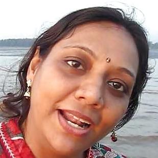 25P MILF from Mumbai !Loves to pose for cameras!