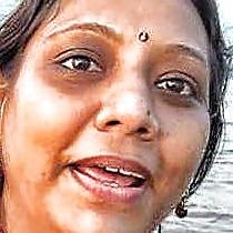 25P MILF from Mumbai !Loves to pose for cameras!